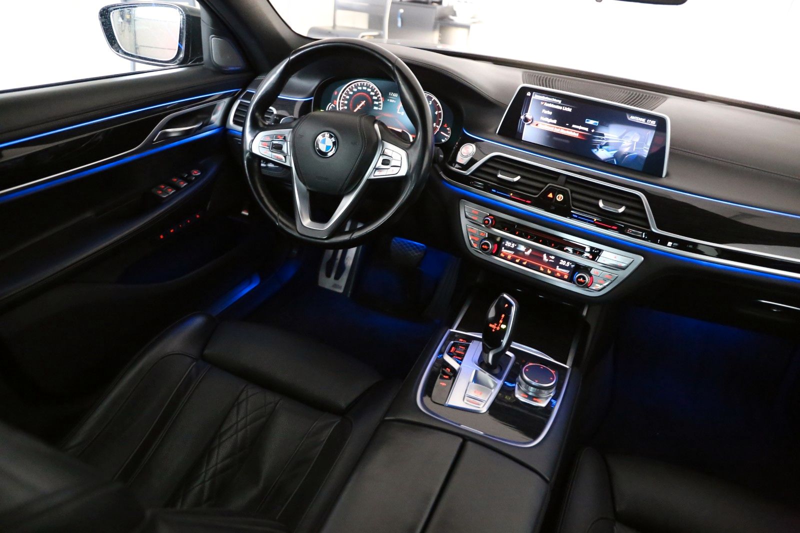 Fahrzeugabbildung BMW 730d xDrive M-SPORTPAKET 20" LED 360° KAM VOLL