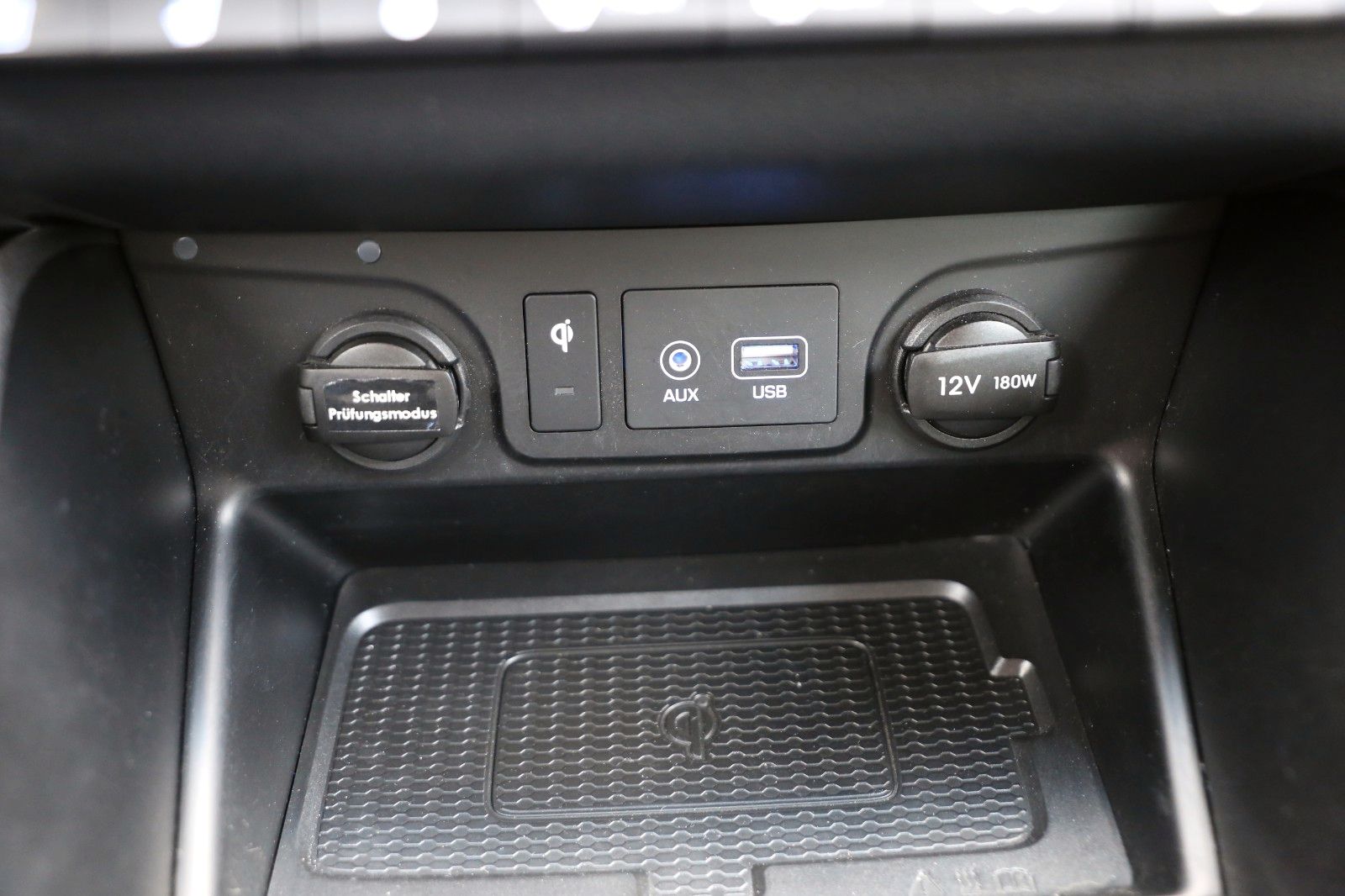 Fahrzeugabbildung Hyundai Tucson 2.0 PREMIUM Mild-Hybrid 4WD KRELL 360°