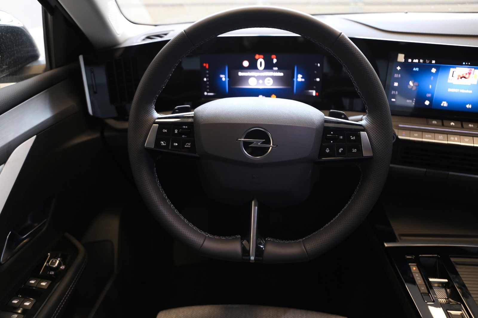 Fahrzeugabbildung Opel Astra 1.2  ELEGANCE  / KAMERA 180° LED APPLE