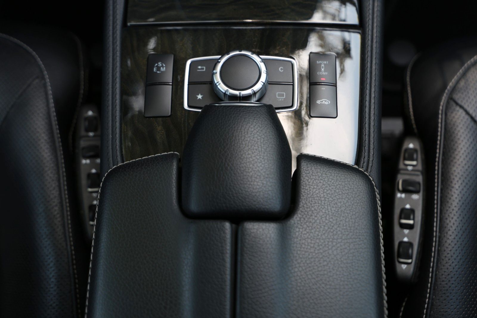 Fahrzeugabbildung Mercedes-Benz CLS 350d 4Matic *AMG*AIR*KAM*LED*MULTIKONT.SITZ*