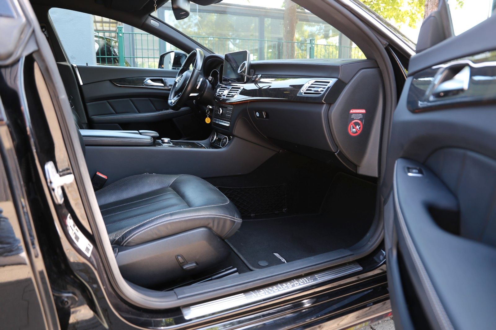 Fahrzeugabbildung Mercedes-Benz CLS 350d 4Matic *AMG*AIR*KAM*LED*MULTIKONT.SITZ*