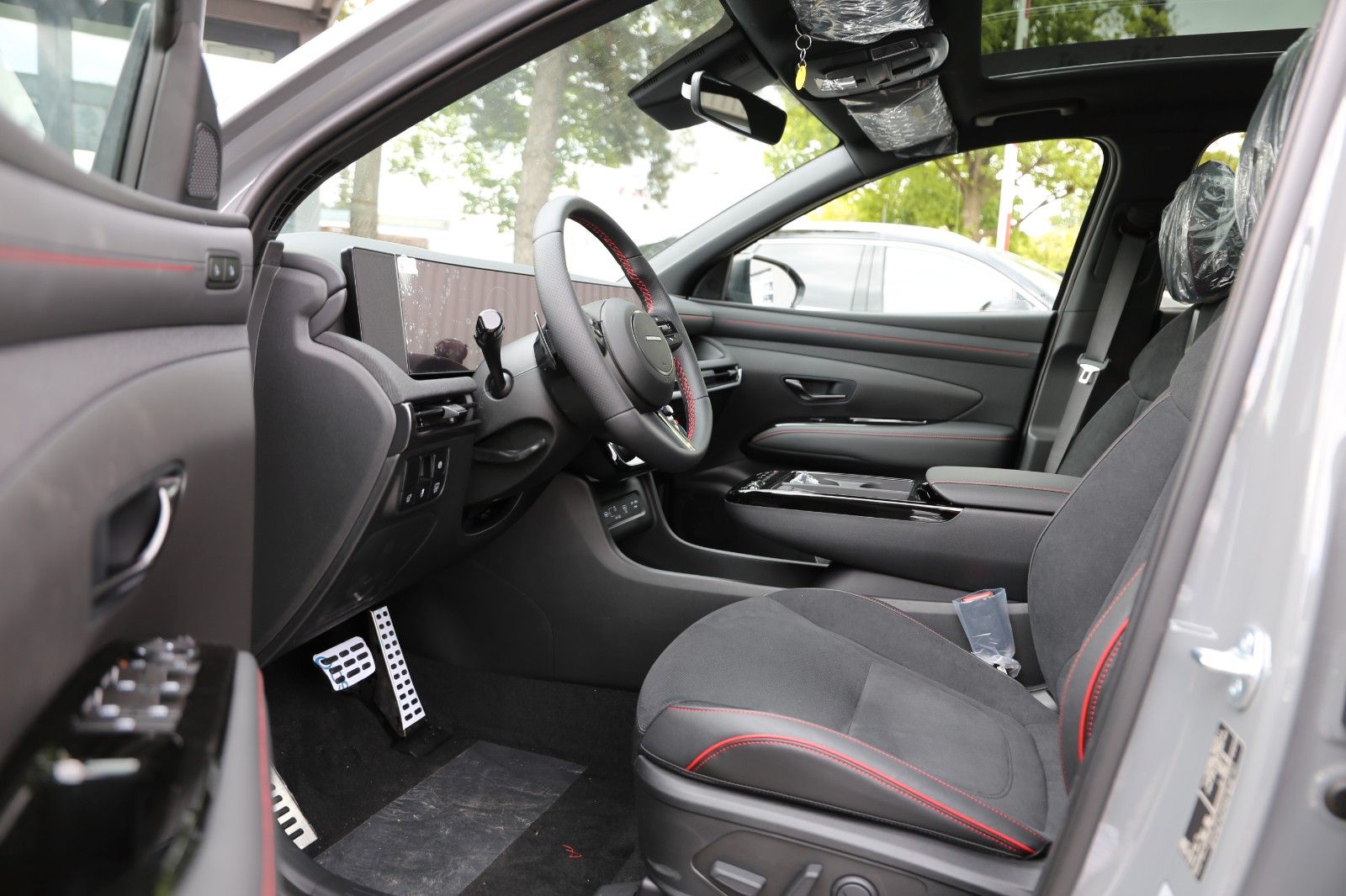 Fahrzeugabbildung Hyundai TUCSON 1.6 T-GDI 4WD N-LINE Hybrid KRELL 360°