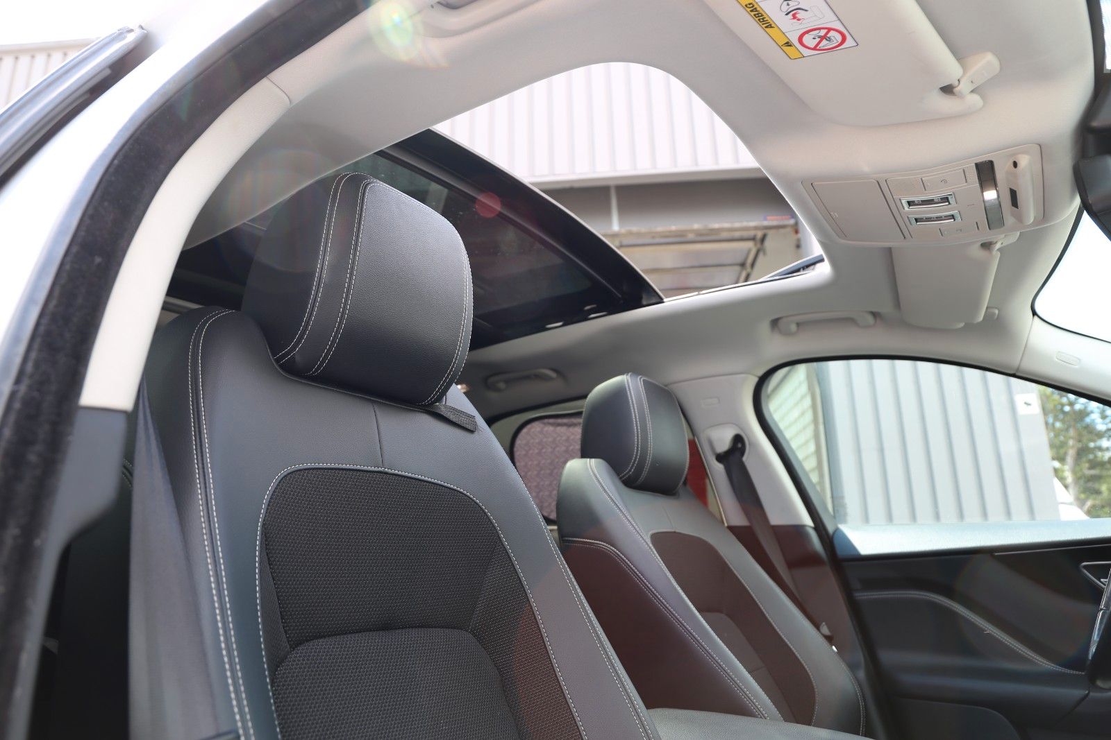 Fahrzeugabbildung Jaguar F-PACE 3.0 V6 R-Sport AWD*NAVI*KAM*PANO*HEAD-UP*