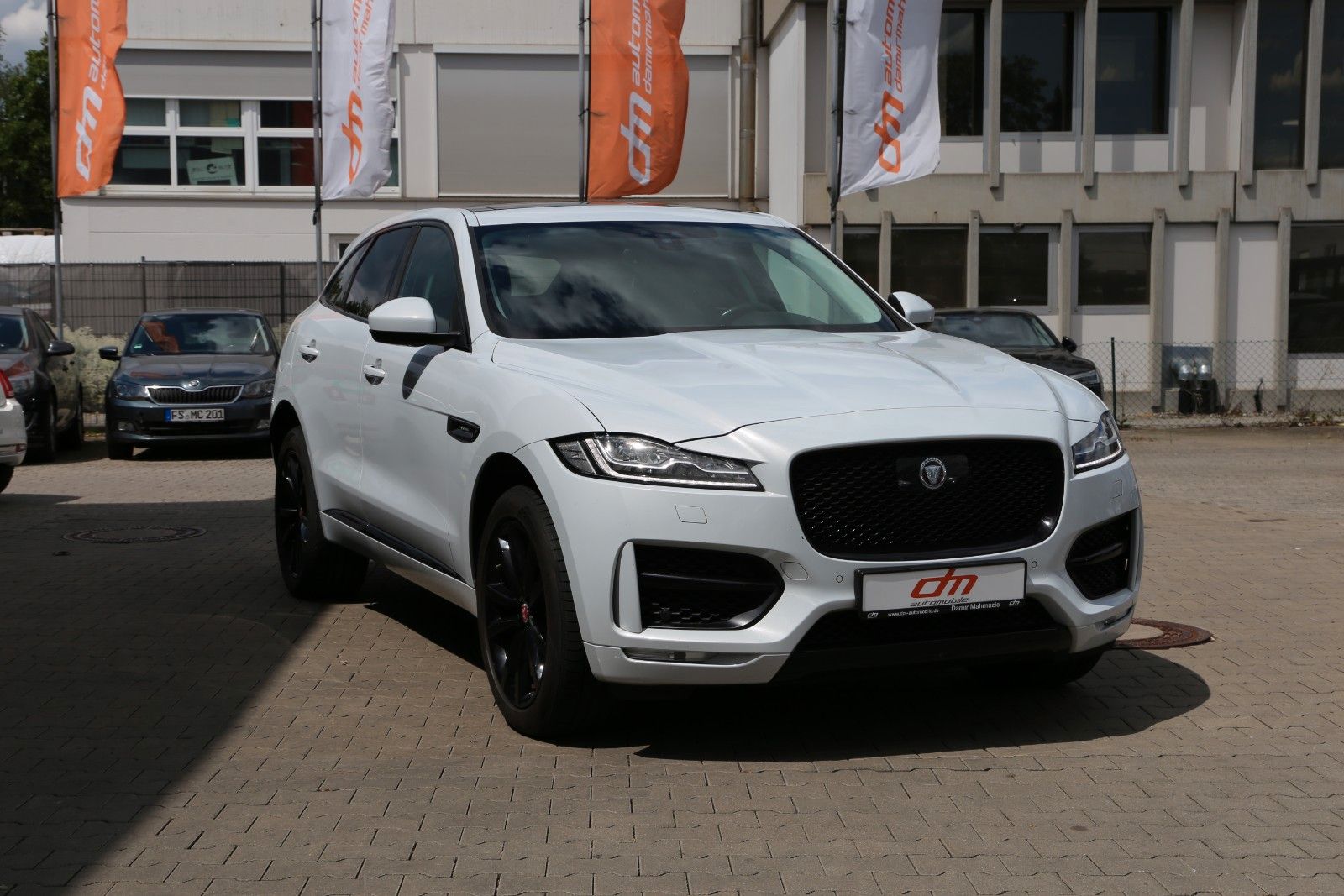Fahrzeugabbildung Jaguar F-PACE 3.0 V6 R-Sport AWD*NAVI*KAM*PANO*HEAD-UP*