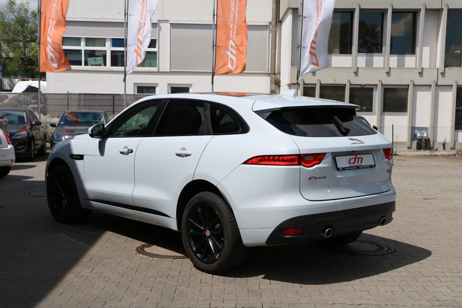 Fahrzeugabbildung Jaguar F-PACE 3.0 V6 R-Sport AWD*NAVI*KAM*PANO*HEAD-UP*