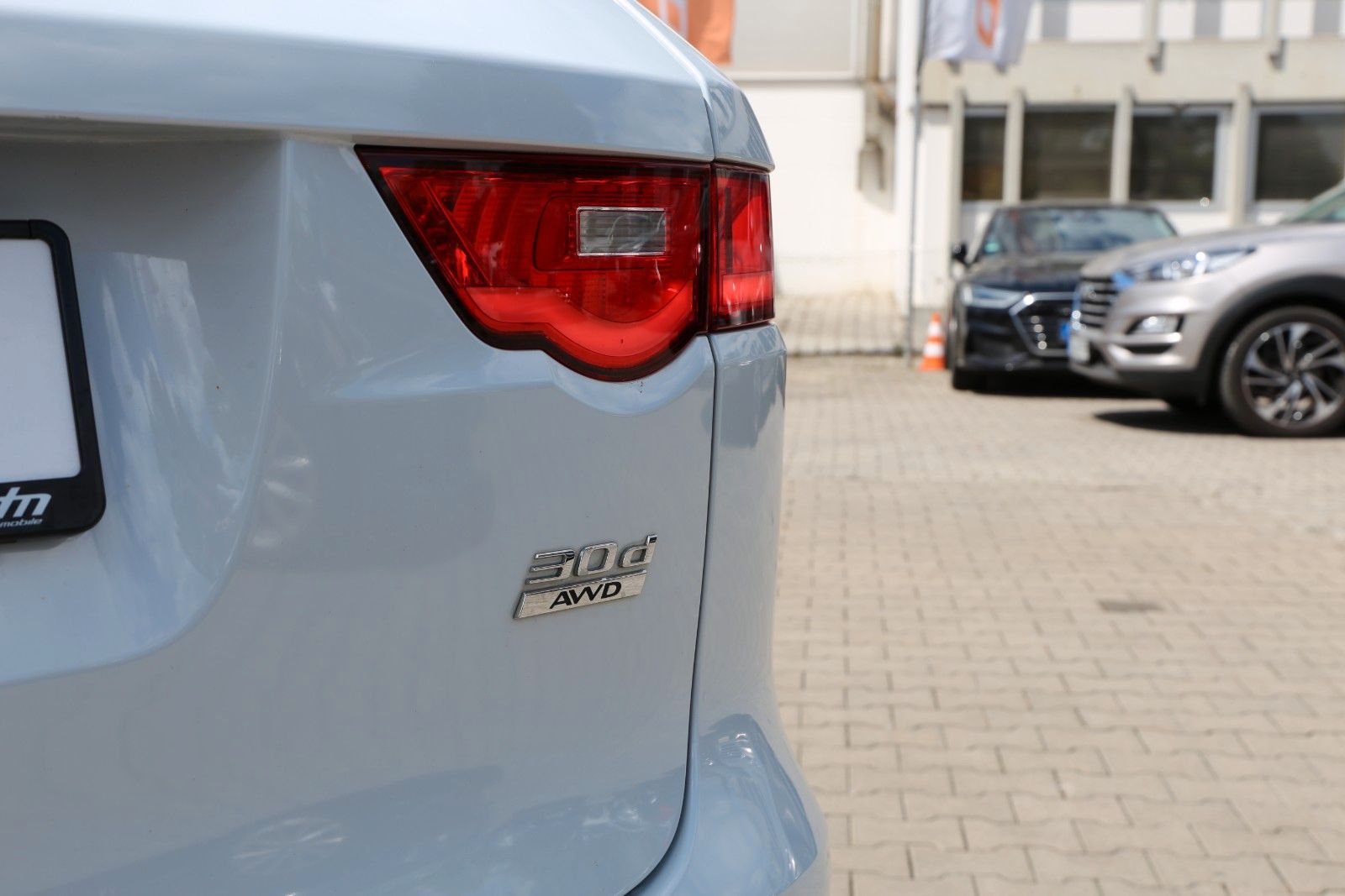 Fahrzeugabbildung Jaguar F-PACE 3.0 V6 R-Sport AWD*NAVI*KAM*PANO*HEAD-UP*