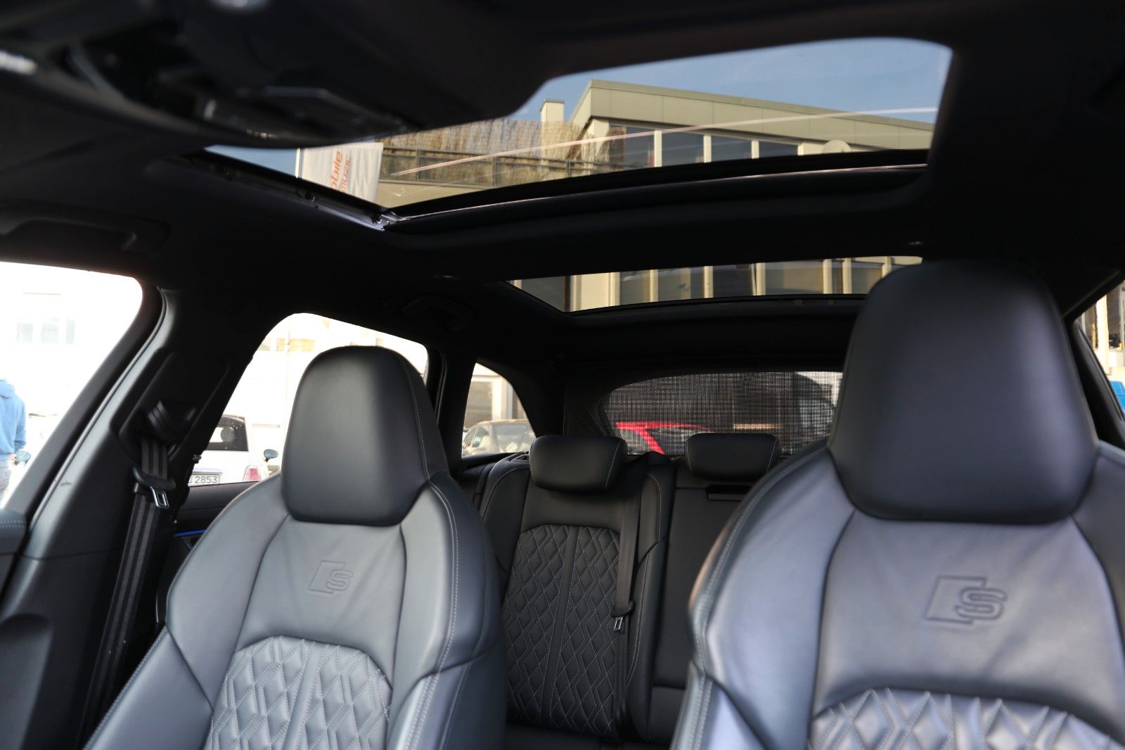 Fahrzeugabbildung Audi S6 Avant 3.0 TDI V6 257kW QUATTRO*MATRIX*B&O