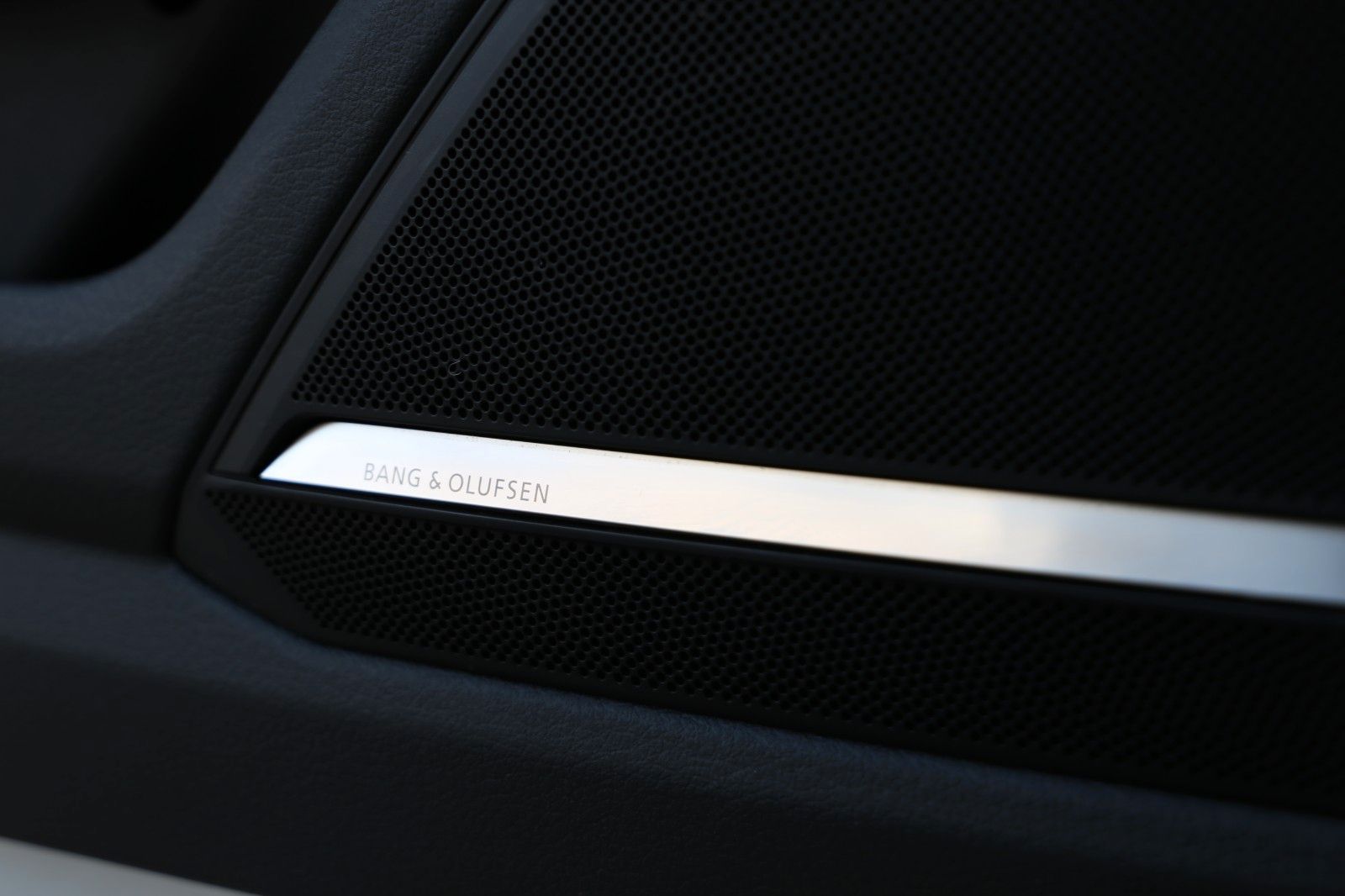 Fahrzeugabbildung Audi S6 Avant 3.0 TDI V6 257kW QUATTRO*MATRIX*B&O