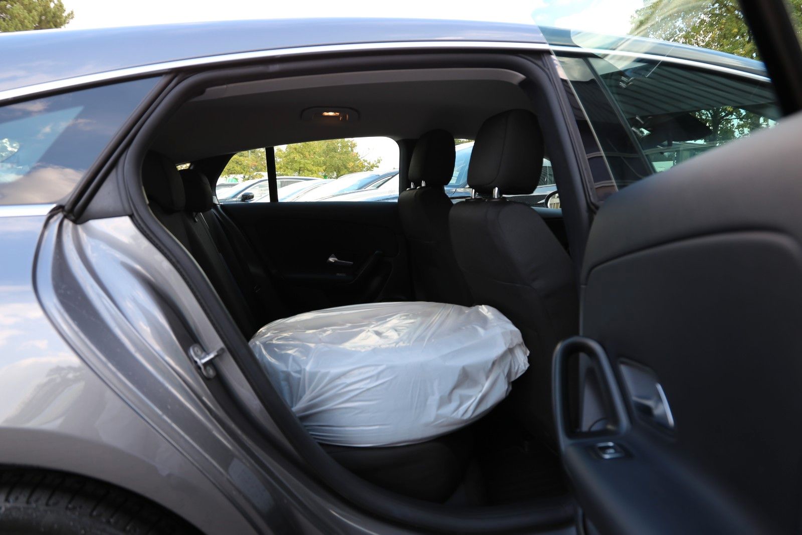 Fahrzeugabbildung Mercedes-Benz CLA 200d SB*MBUX*PDC*