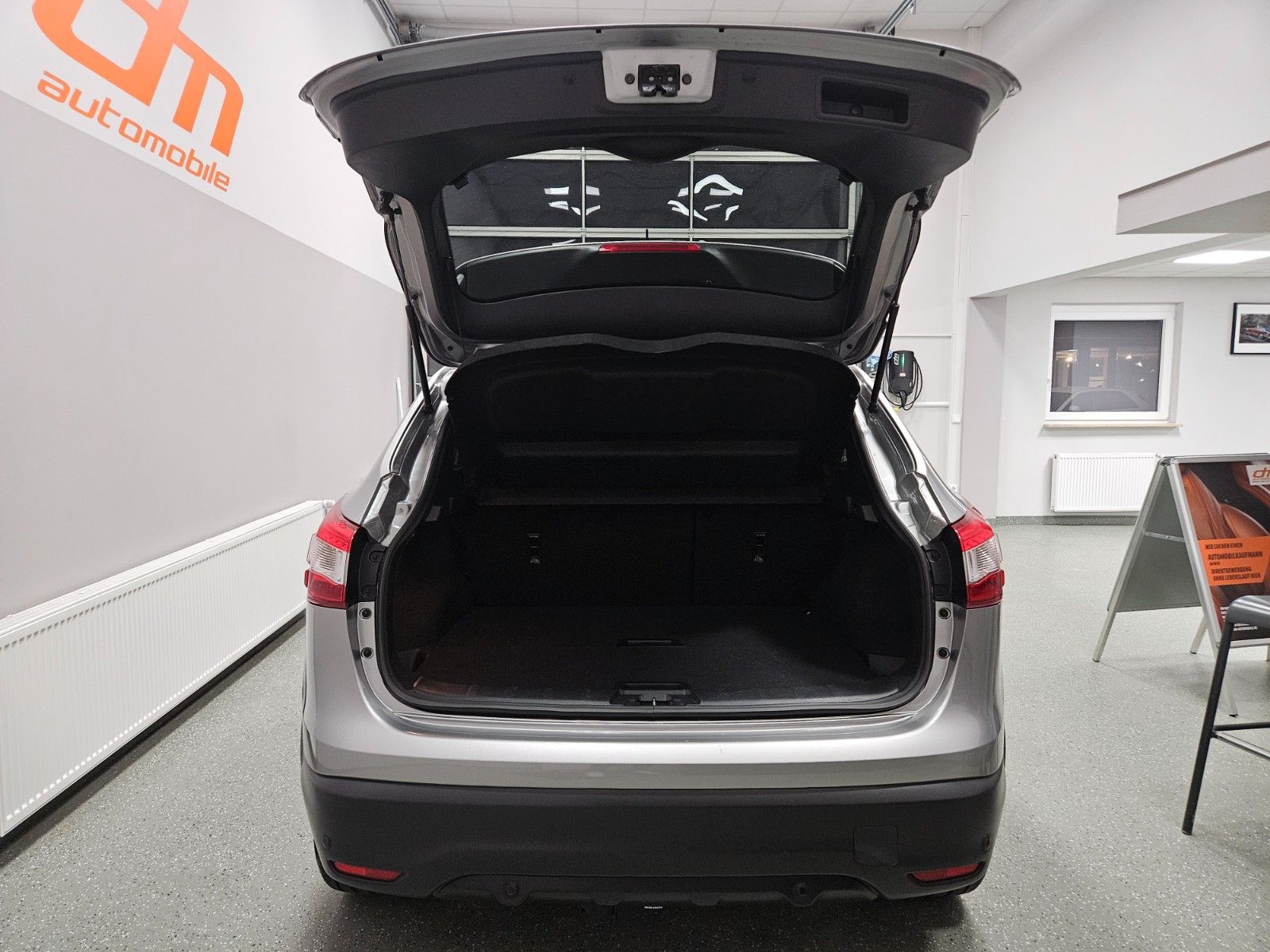 Fahrzeugabbildung Nissan Qashqai Tekna 1.6 PANO NAVI