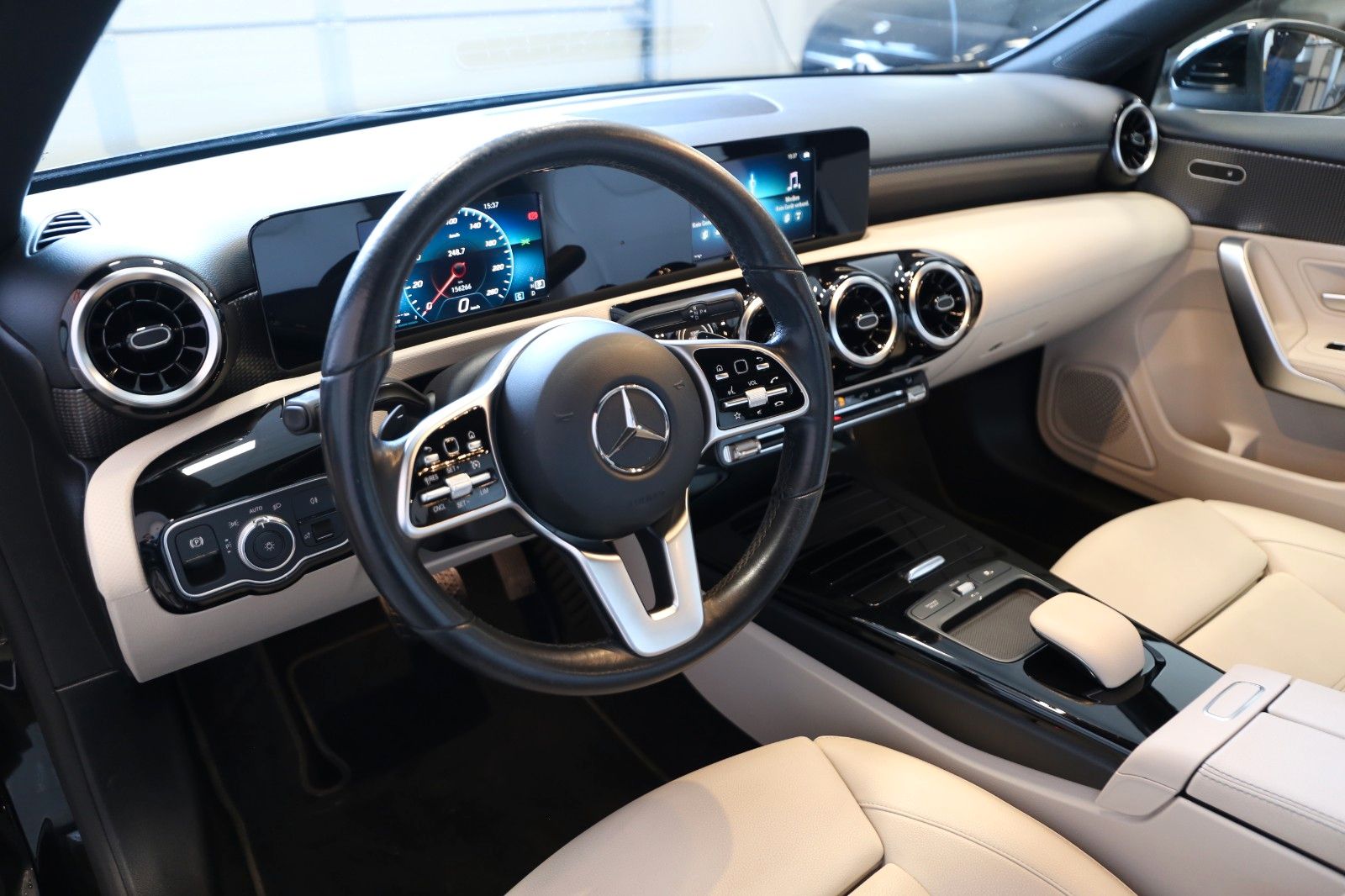 Fahrzeugabbildung Mercedes-Benz A 200 d