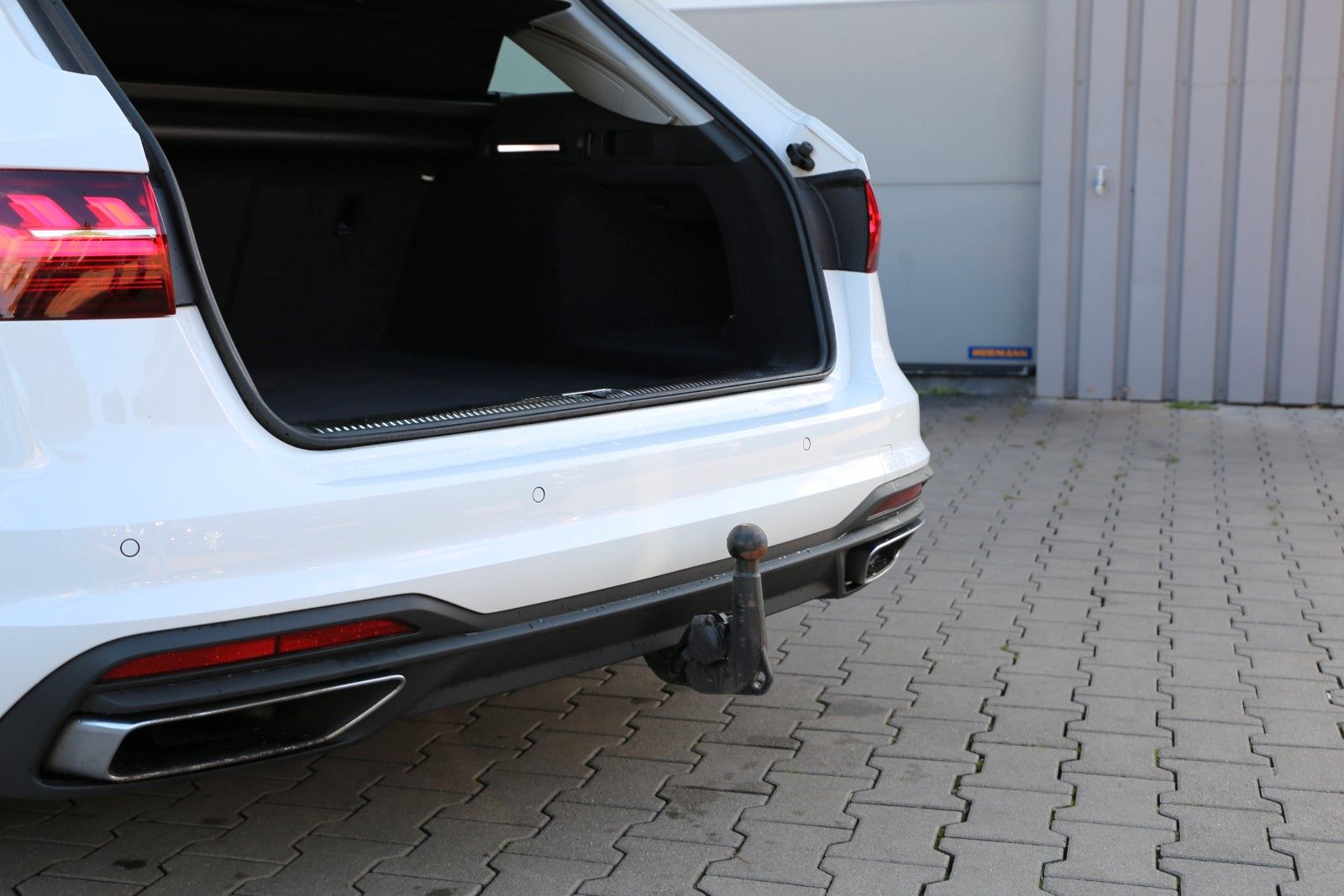 Fahrzeugabbildung Audi A4 Avant 30 TDI*Navi*Klima*Sitzhz.*Park-Assist