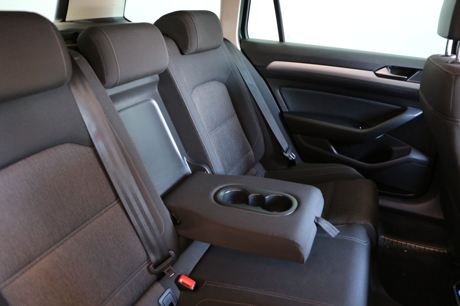 Fahrzeugabbildung Volkswagen Passat Comfortline BMT/Start-Stopp