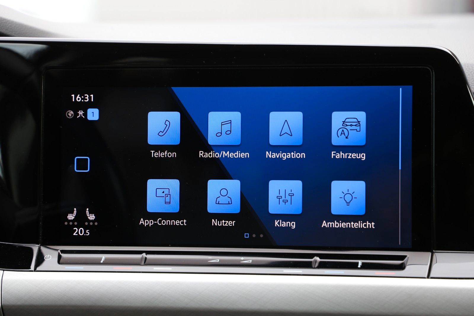 Fahrzeugabbildung Volkswagen Golf VIII 2.0 TDI Variant Life *MATRIX*IQ