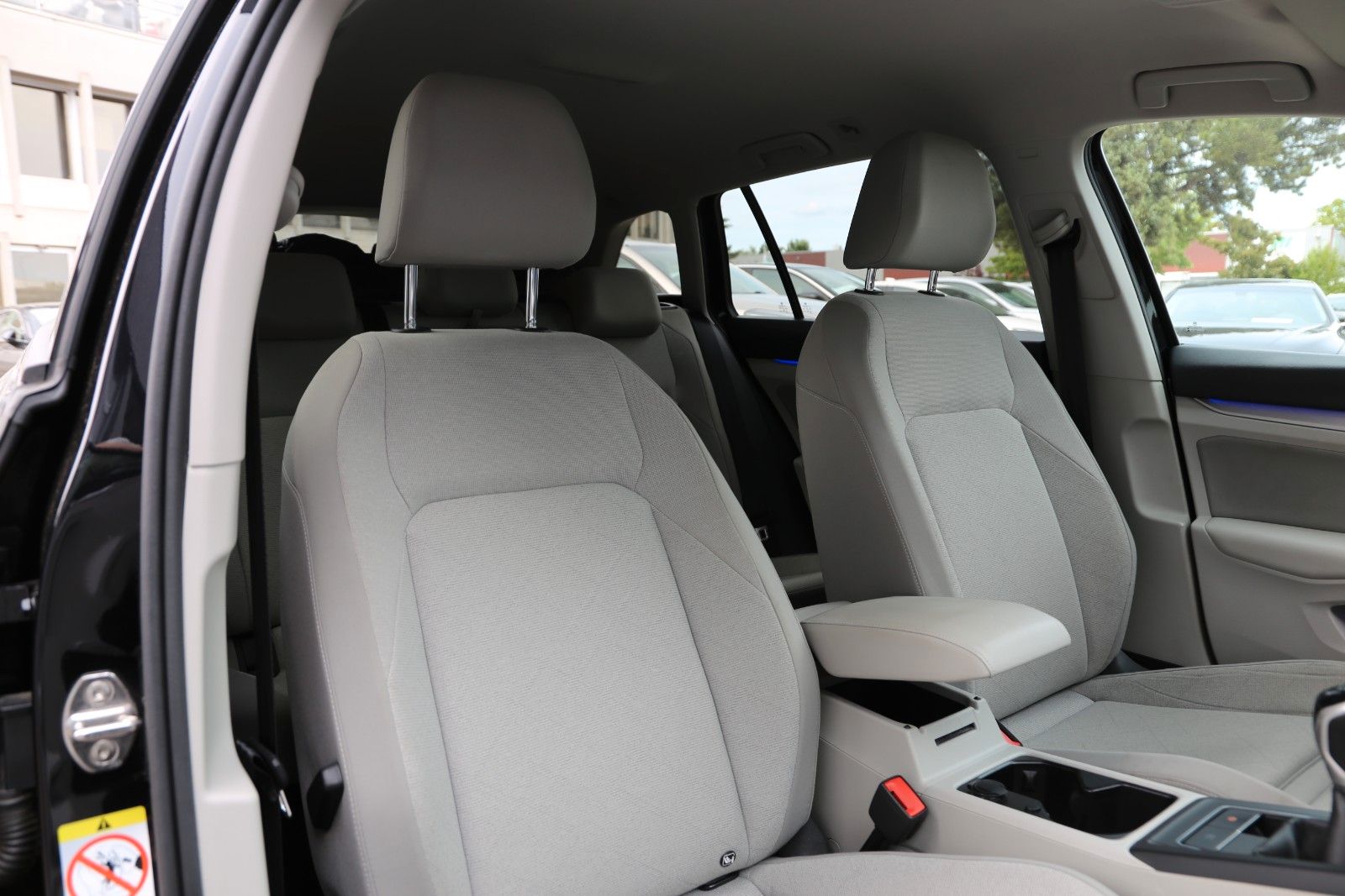 Fahrzeugabbildung Volkswagen Golf VIII 2.0 TDI Variant Life *MATRIX*IQ