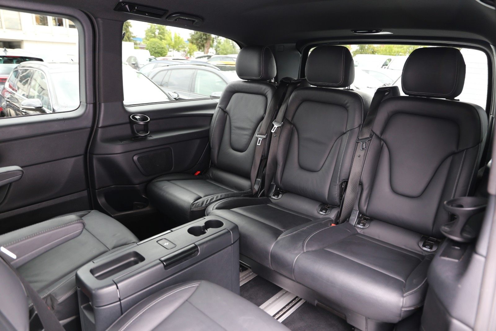 Fahrzeugabbildung Mercedes-Benz V 250d AMG Line