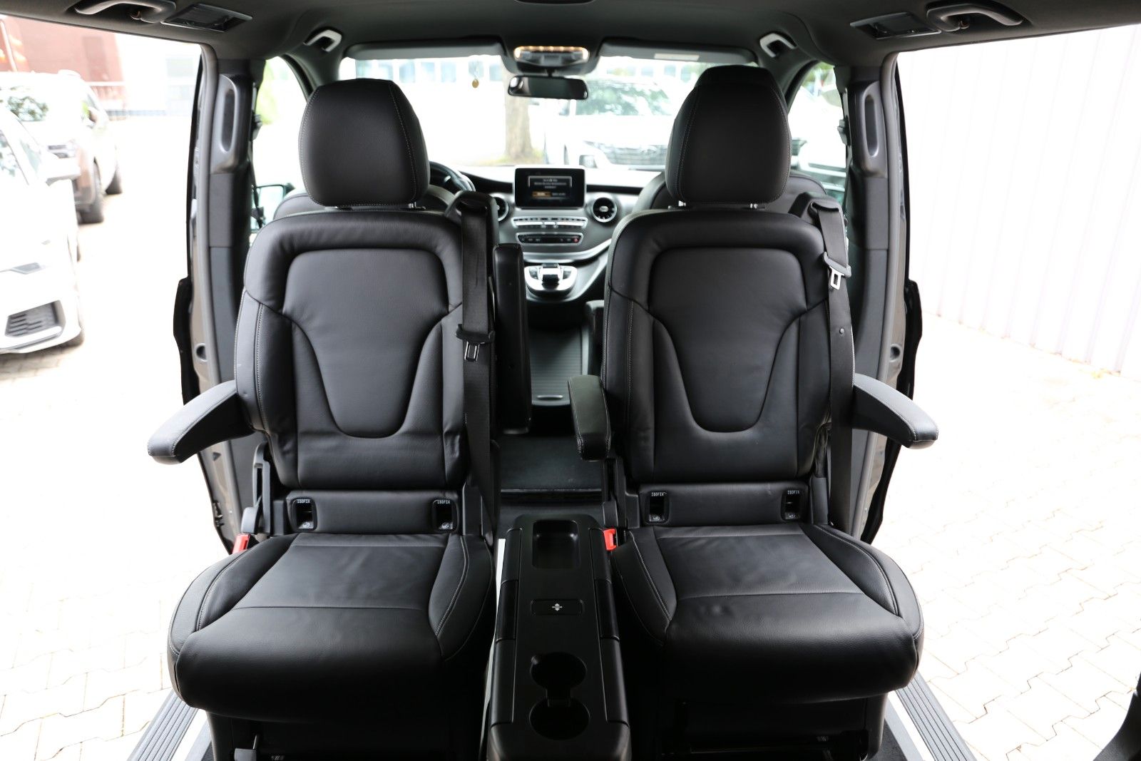 Fahrzeugabbildung Mercedes-Benz V 250d AMG Line