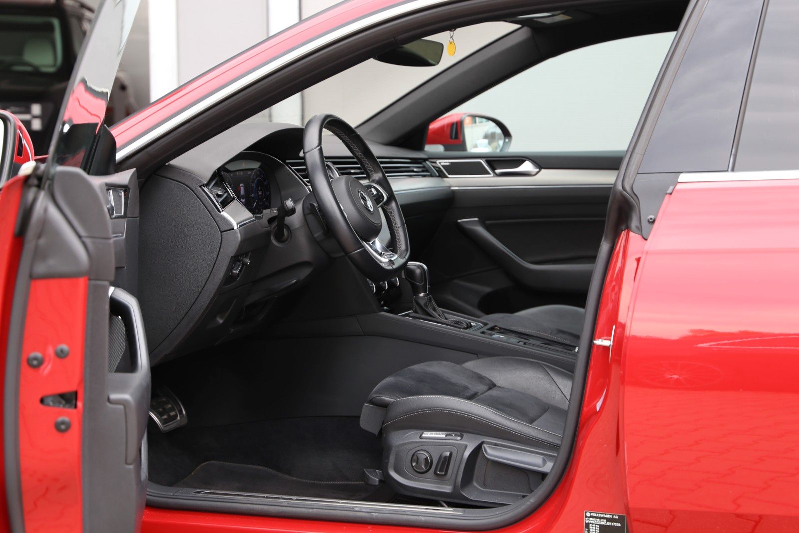 Fahrzeugabbildung Volkswagen Arteon 2.0 TSI R-LINE