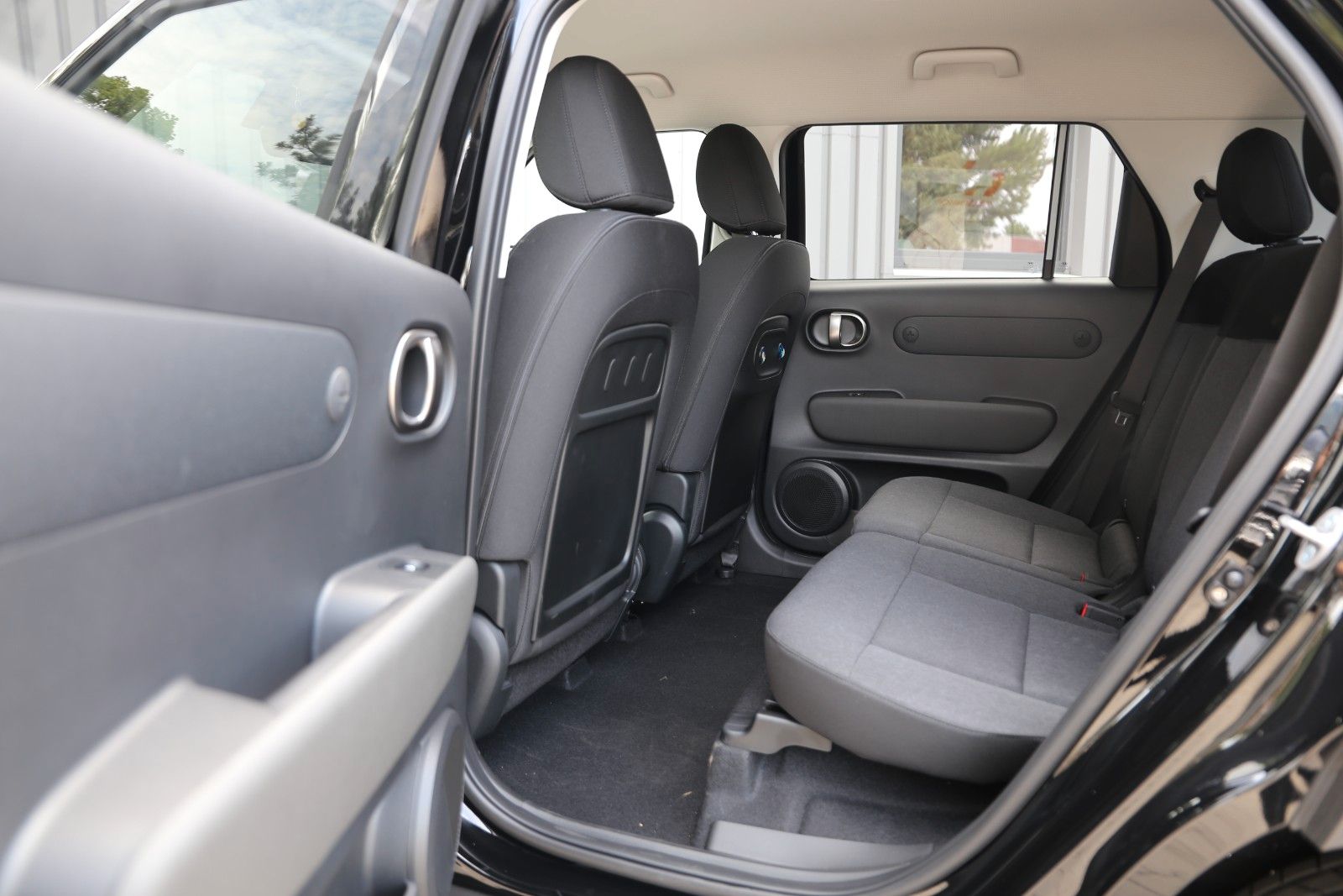 Fahrzeugabbildung Hyundai INSTER Elektro 42 kW FWD