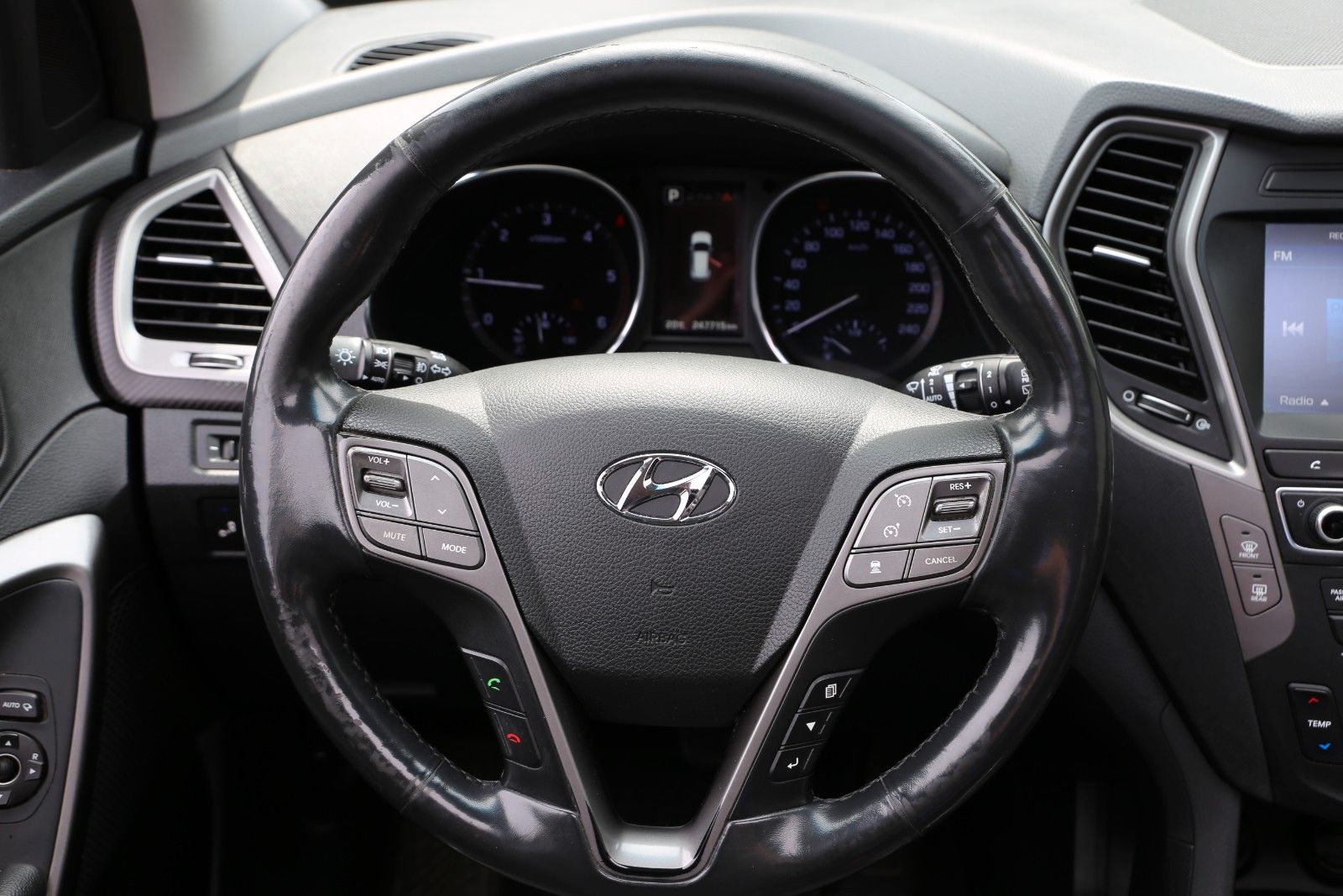 Fahrzeugabbildung Hyundai Santa Fe 2.2 CRDi 4WD PREMIUM*PANO*360°