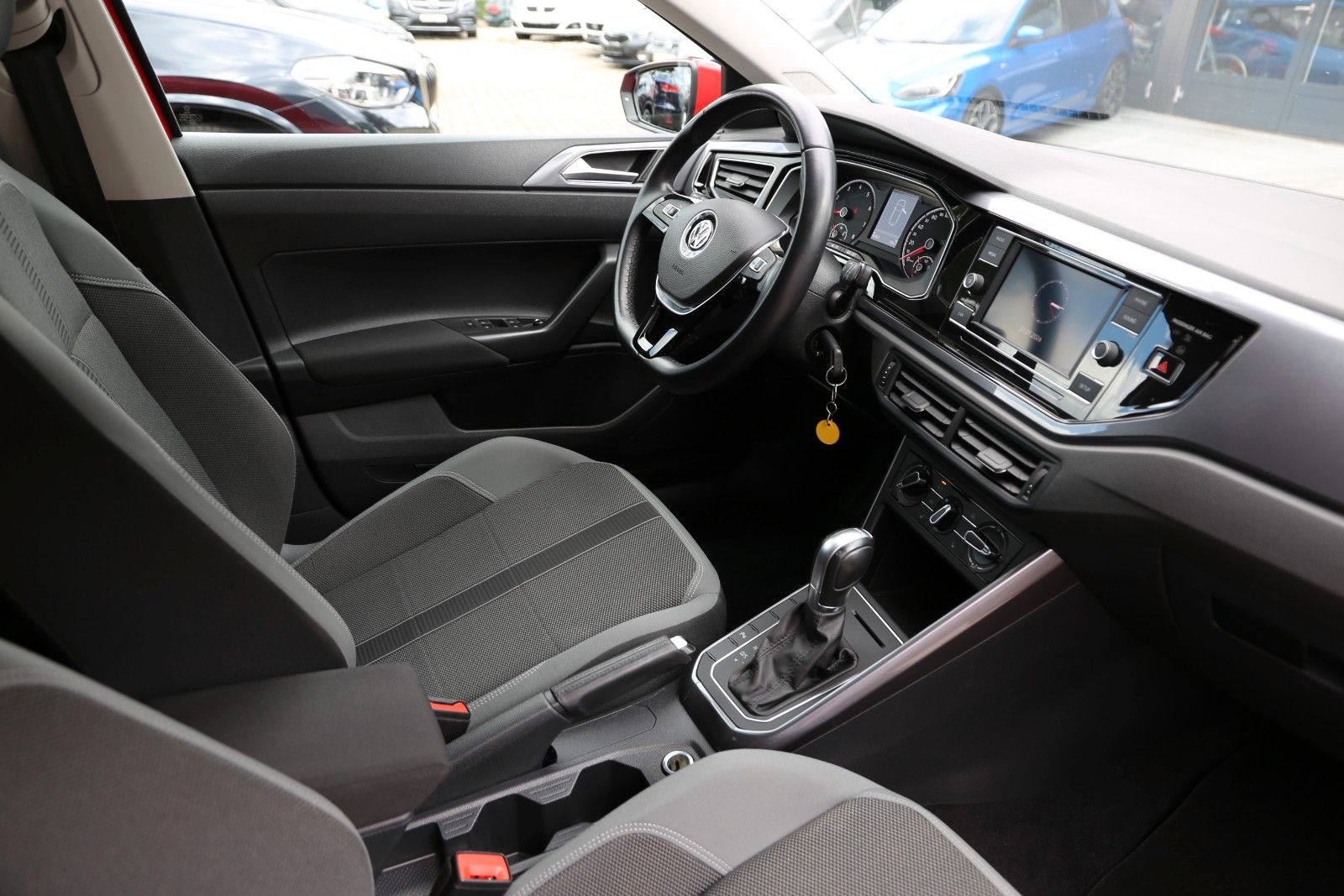Fahrzeugabbildung Volkswagen Polo VI*95 PS*DriveAssist*Blth*ParkAssist