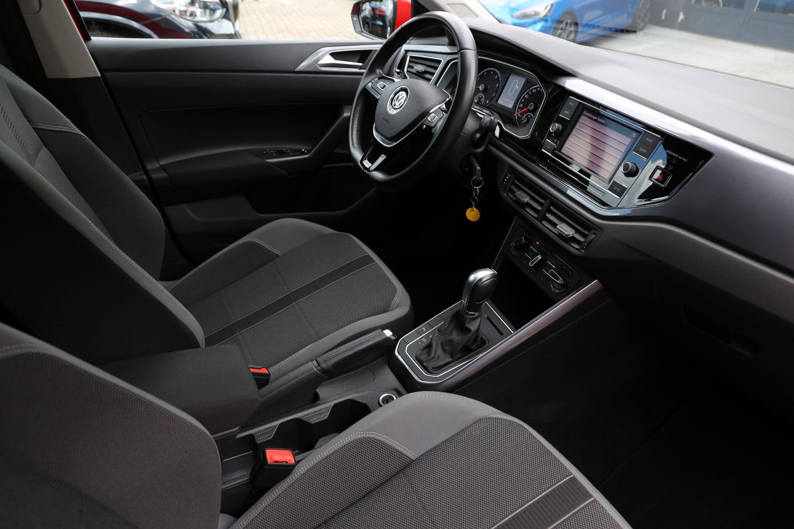 Fahrzeugabbildung Volkswagen Polo VI*95 PS*DriveAssist*Blth*ParkAssist