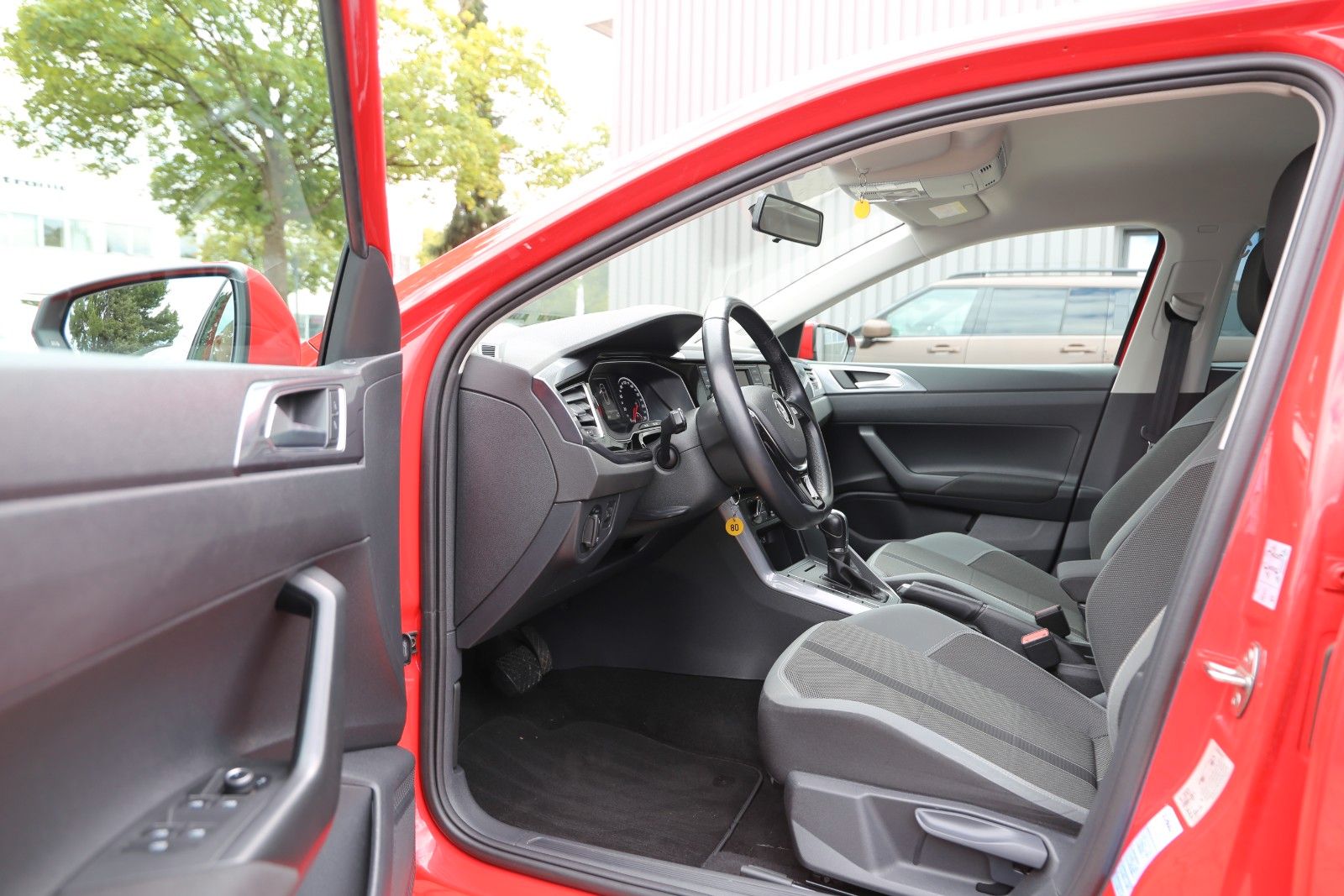 Fahrzeugabbildung Volkswagen Polo VI*95 PS*DriveAssist*Blth*ParkAssist