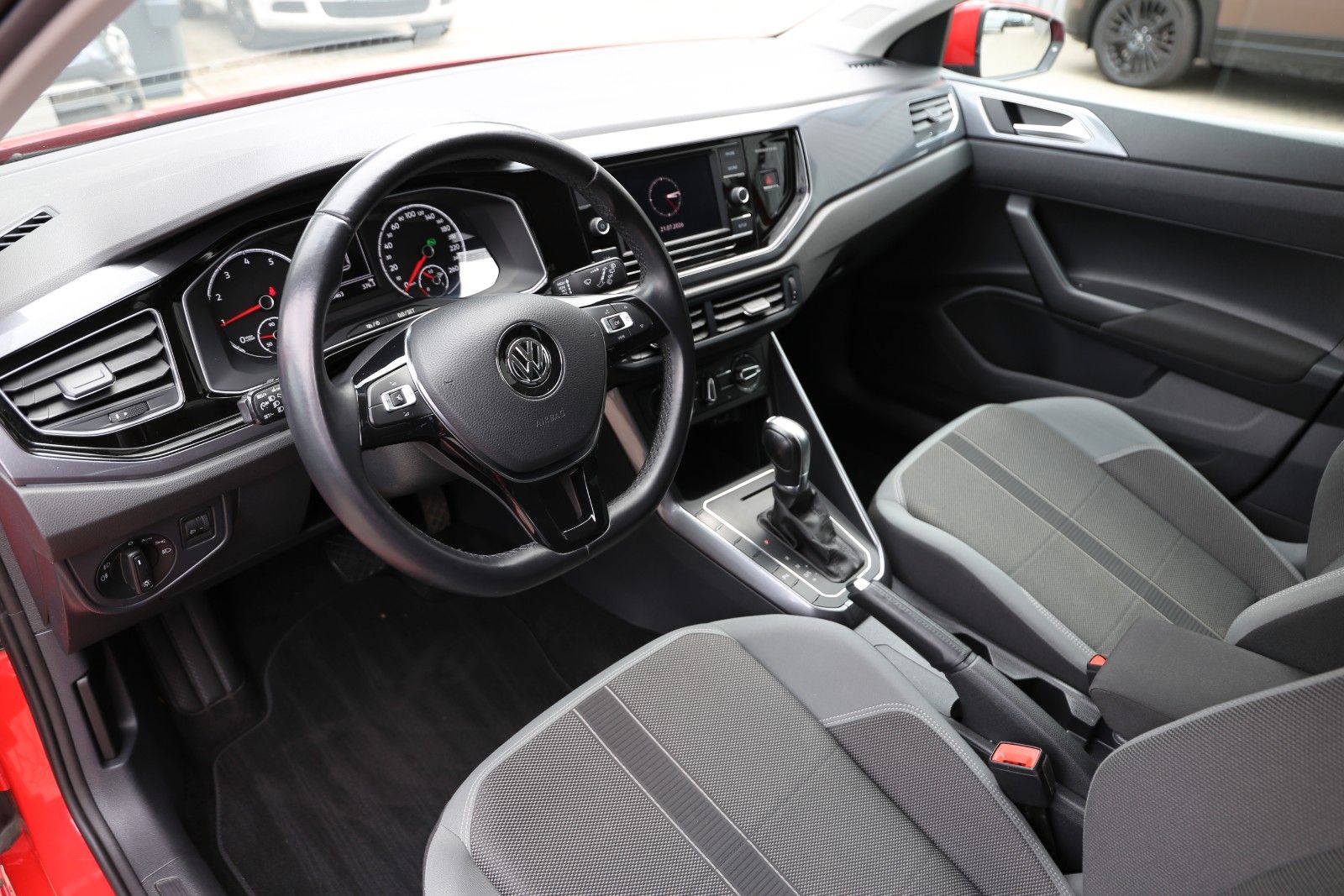 Fahrzeugabbildung Volkswagen Polo VI*95 PS*DriveAssist*Blth*ParkAssist
