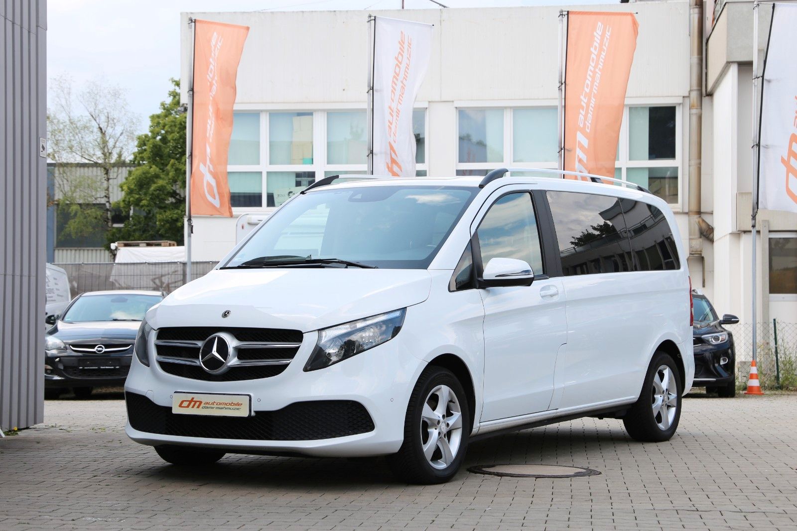 Mercedes-Benz V 220