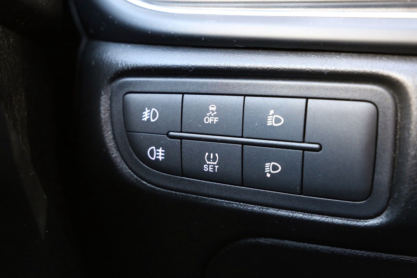 Fahrzeugabbildung Fiat Tipo Lounge 1.4 START/STOPP APPLE/ANDROID