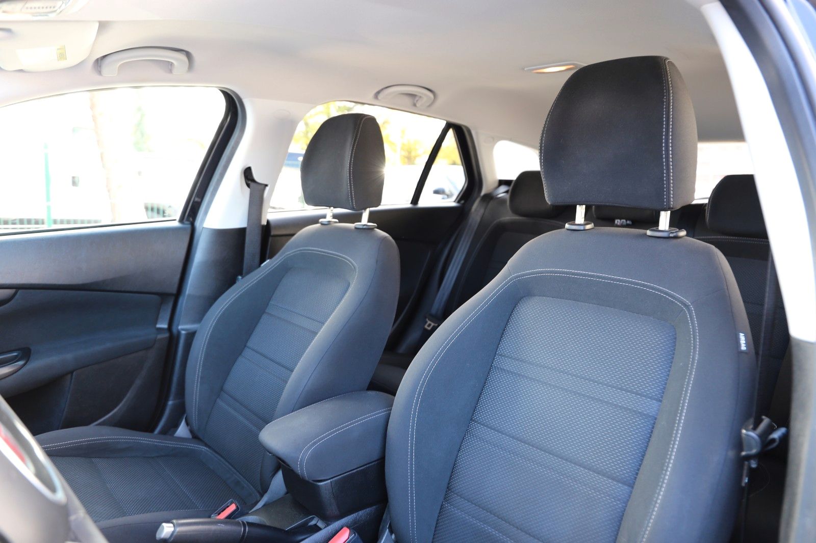 Fahrzeugabbildung Fiat Tipo Lounge 1.4 START/STOPP APPLE/ANDROID