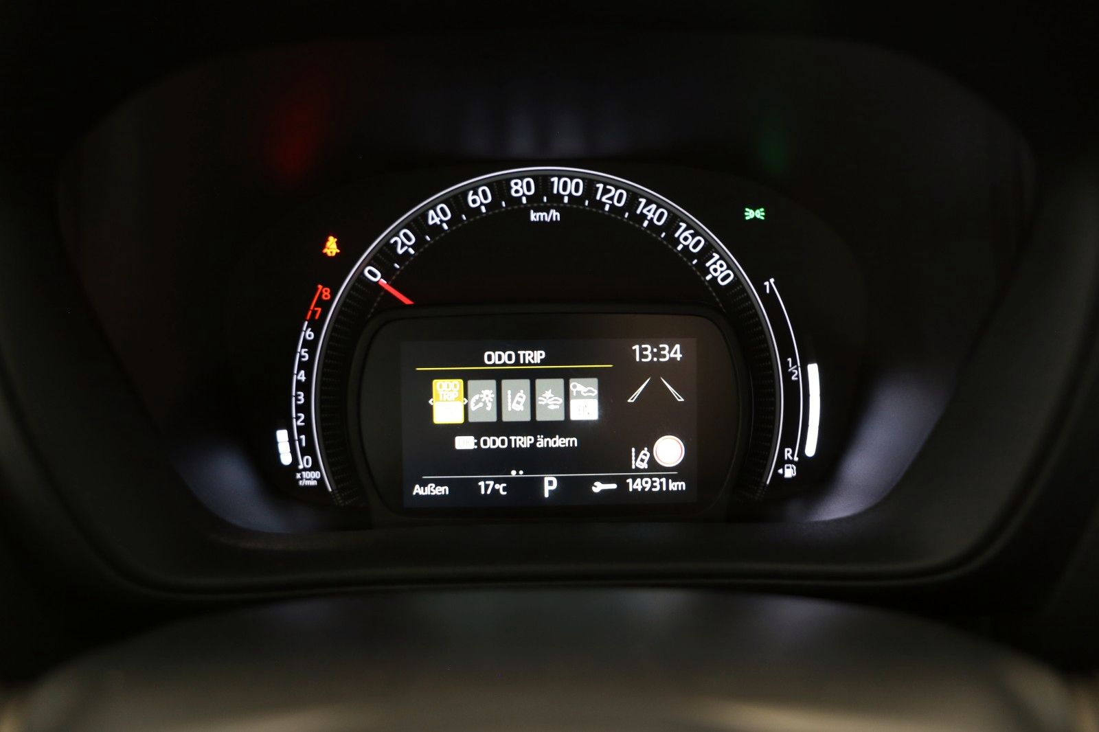Fahrzeugabbildung Toyota Aygo (X) 1.0-l-VVT-i S-CVT